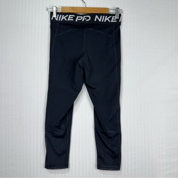 Nike Pro Mid-Rise Black Crop Capri Leggings Mesh-Panel Women Size Medium Dri-Fit - Picture 3 of 6